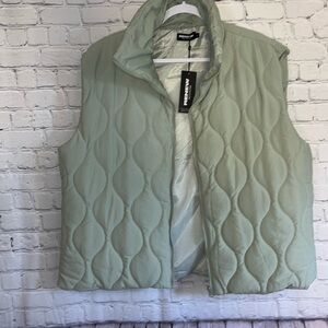 Renew by PrettyLittleThing green puffer vest 100% polyester size large